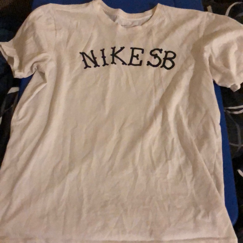 White t shirt